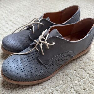 Overland Women’s Oxford Shoes